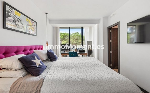 Resale - Apartment - Marbella - Elviria