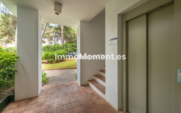 Resale - Apartment - Marbella - Elviria