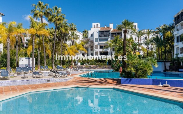Resale - Apartment - Marbella - Elviria