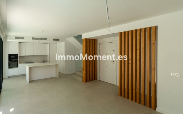 Resale - Detached villa - Estepona - Atalaya