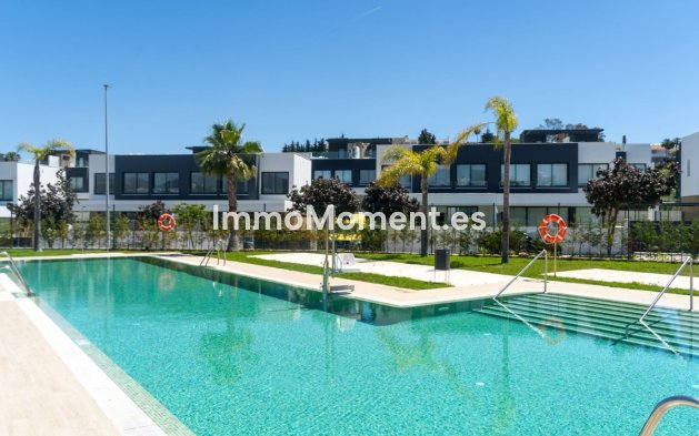 Resale - Detached villa - Estepona - Atalaya