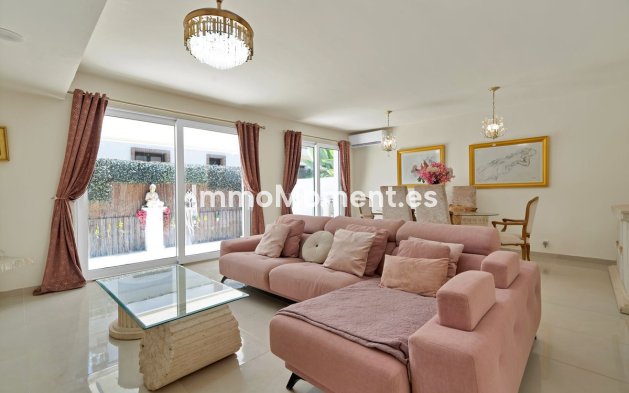 Bestaande woning - Rijtjeshuis - Estepona  - Estepona Centro