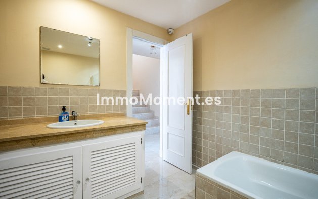 Bestaande woning - Rijtjeshuis - Estepona  - Estepona Centro
