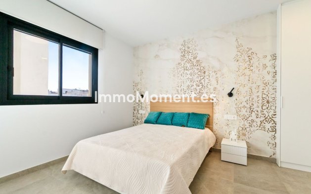 Resale - Apartment - Torrevieja - Torrevieja Centro