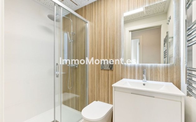 Resale - Apartment - Torrevieja - Torrevieja Centro