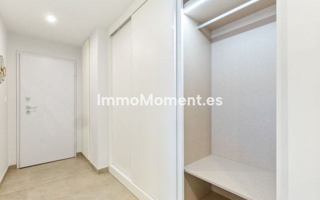 Resale - Apartment - Torrevieja - Torrevieja Centro