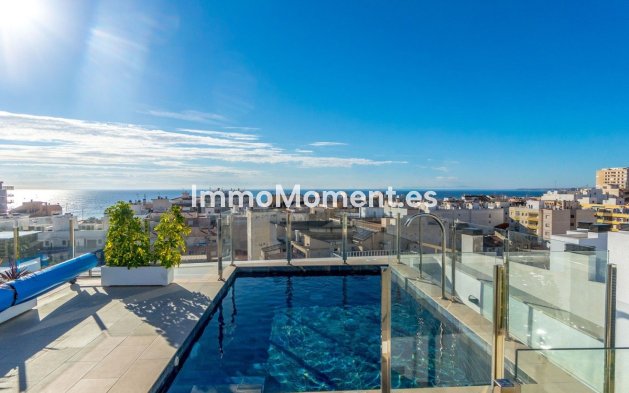 Resale - Apartment - Torrevieja - Torrevieja Centro