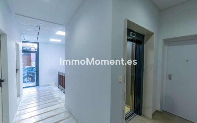 Resale - Apartment - Torrevieja - Torrevieja Centro