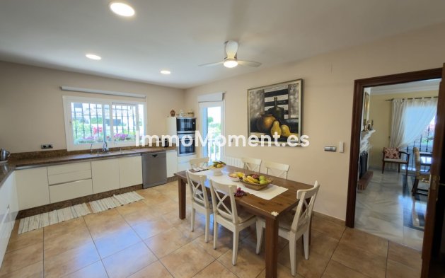 Resale - Detached villa - Marbella - San Pedro de Alcántara