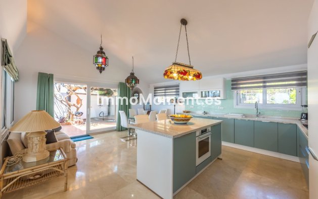 Bestaande woning - Vrijstaande villa - Estepona  - Estepona Centro
