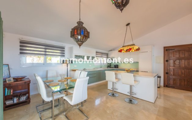 Bestaande woning - Vrijstaande villa - Estepona  - Estepona Centro