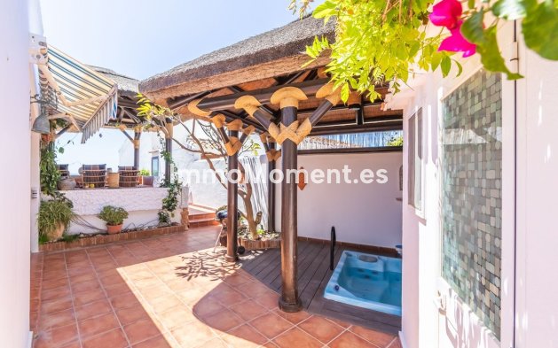 Bestaande woning - Vrijstaande villa - Estepona  - Estepona Centro