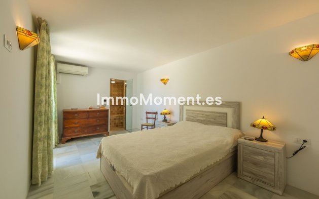 Bestaande woning - Vrijstaande villa - Estepona  - Estepona Centro