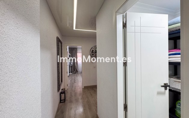 Resale - Apartment - Torrevieja - Torrevieja Centro
