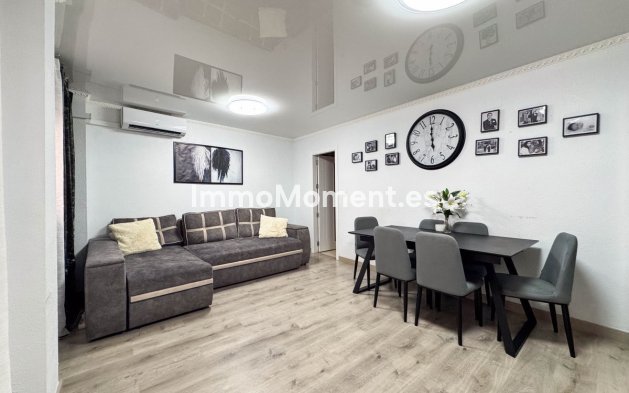 Resale - Apartment - Torrevieja - Torrevieja Centro