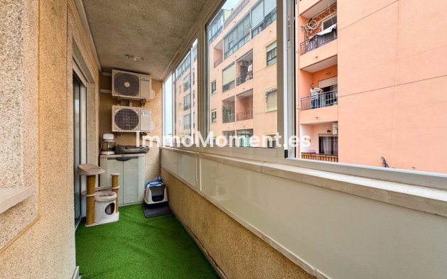 Resale - Apartment - Torrevieja - Torrevieja Centro