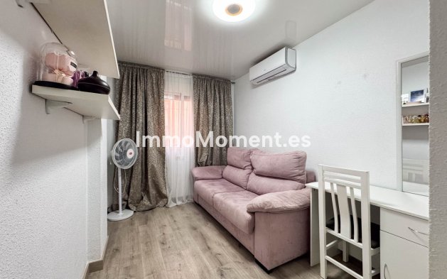 Resale - Apartment - Torrevieja - Torrevieja Centro