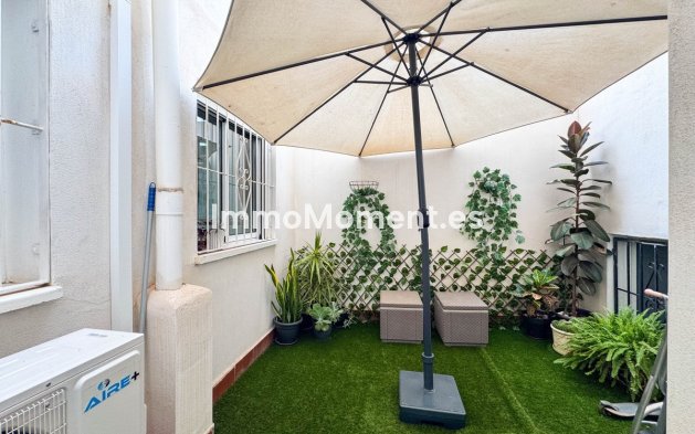 Resale - Apartment - Torrevieja - Torrevieja Centro
