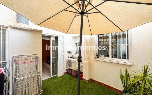 Resale - Apartment - Torrevieja - Torrevieja Centro