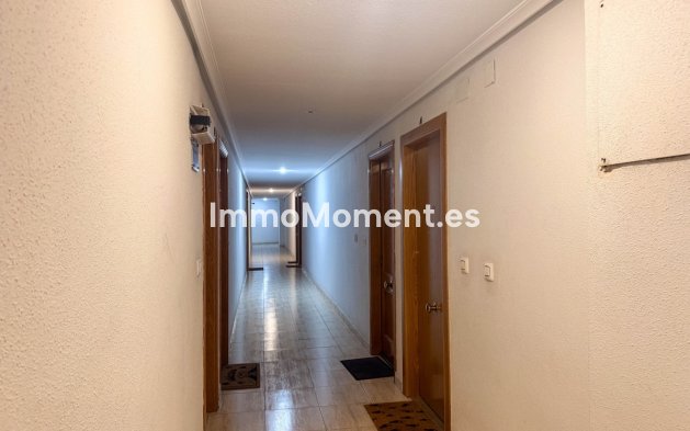 Resale - Apartment - Torrevieja - Torrevieja Centro