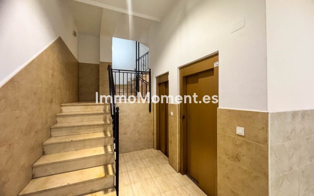 Resale - Apartment - Torrevieja - Torrevieja Centro