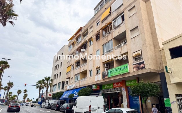 Resale - Apartment - Torrevieja - Torrevieja Centro