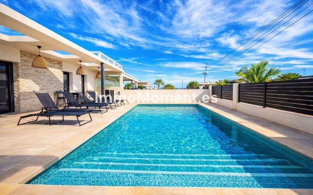 Resale - Detached villa - Orihuela - Los Balcones - Los Altos del Edén
