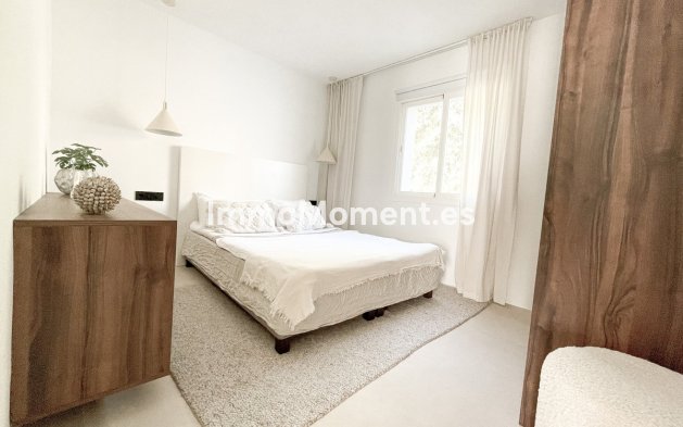 Resale - Apartment - Benahavís - La Quinta