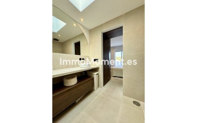 Resale - Apartment - Benahavís - La Quinta