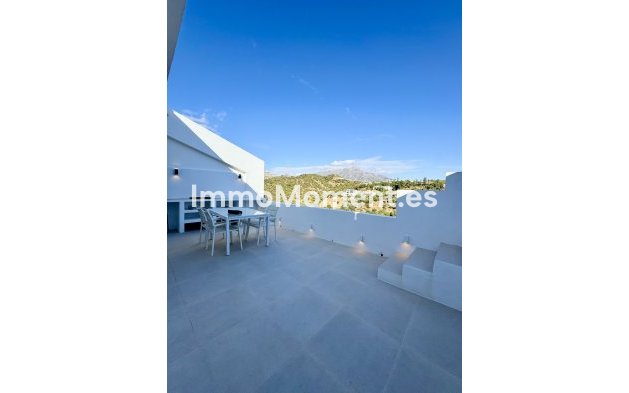 Resale - Apartment - Benahavís - La Quinta