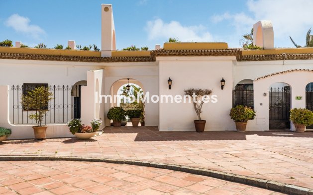 Resale - Apartment - Marbella - Puerto de Cabopino