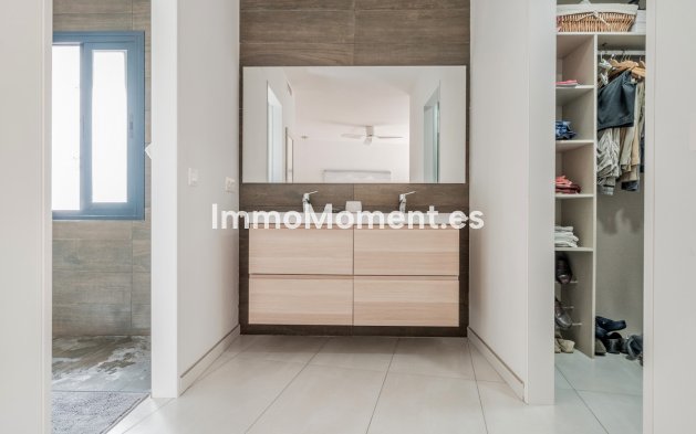 Resale - Apartment - Marbella - Puerto de Cabopino
