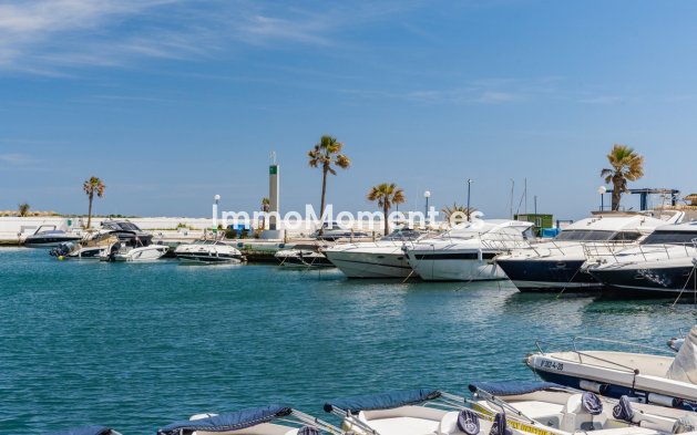 Resale - Apartment - Marbella - Puerto de Cabopino