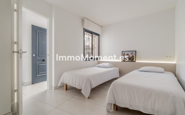 Resale - Apartment - Marbella - Puerto de Cabopino