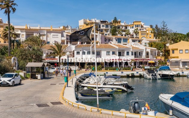 Resale - Apartment - Marbella - Puerto de Cabopino