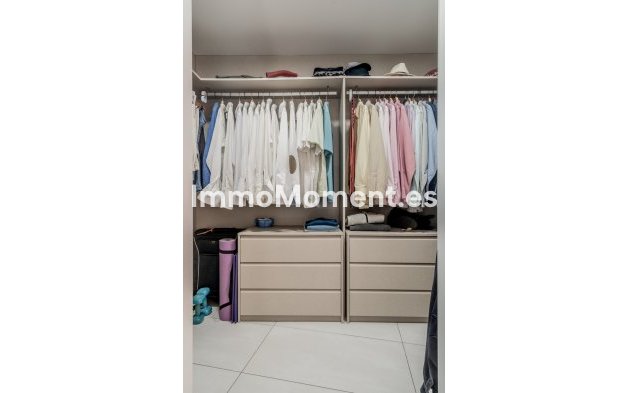 Resale - Apartment - Marbella - Puerto de Cabopino