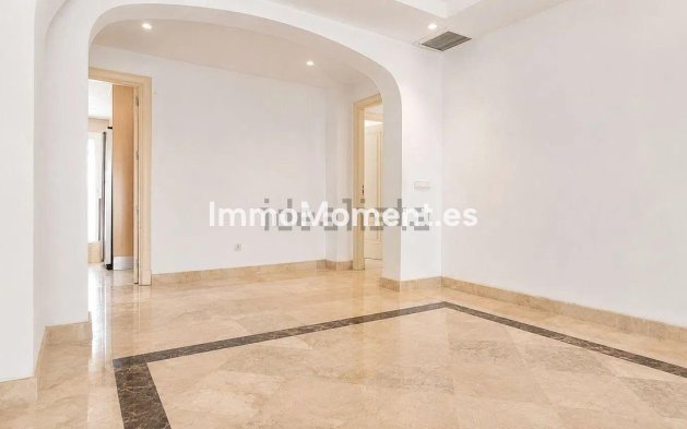 Resale - Apartment - Marbella - Nagüeles