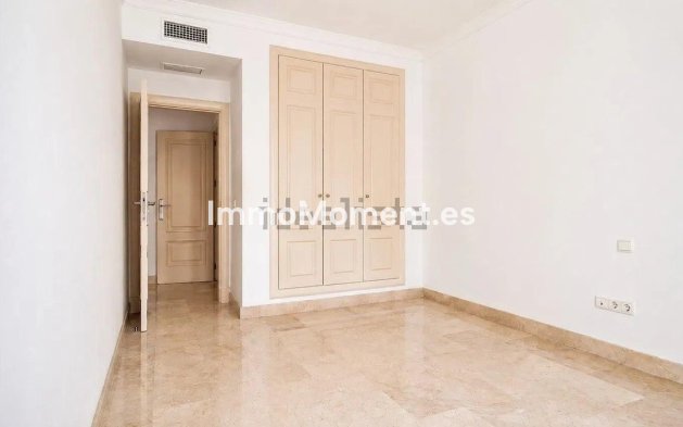 Resale - Apartment - Marbella - Nagüeles