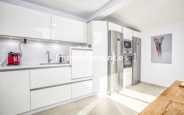 Resale - Detached villa - Marbella - Nueva Andalucía