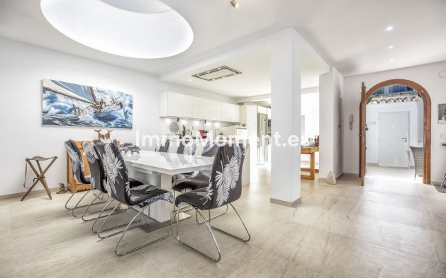 Resale - Detached villa - Marbella - Nueva Andalucía