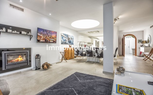 Resale - Detached villa - Marbella - Nueva Andalucía