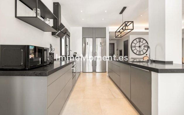 Reventa - Villa independiente - Marbella - Marbesa
