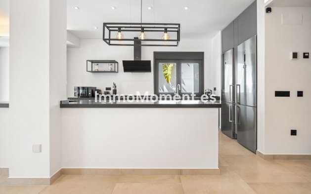 Reventa - Villa independiente - Marbella - Marbesa