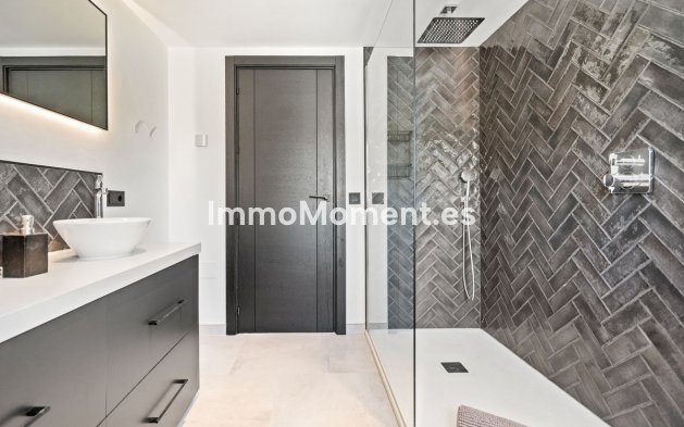 Reventa - Villa independiente - Marbella - Marbesa