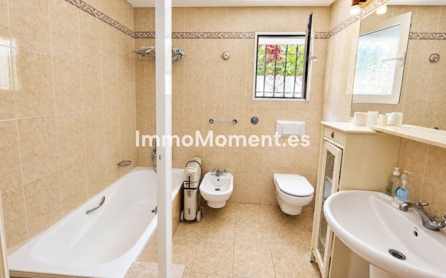 Resale - Detached villa - Manilva - La Duquesa