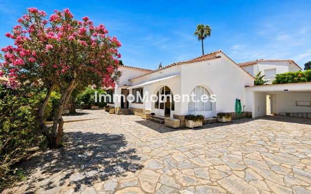 Resale - Detached villa - Manilva - La Duquesa