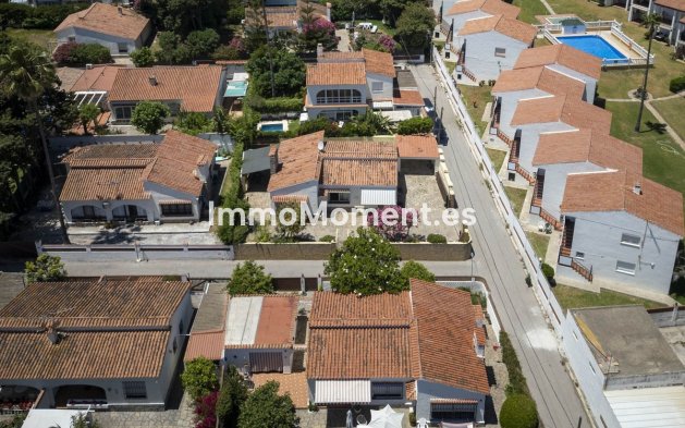 Resale - Detached villa - Manilva - La Duquesa