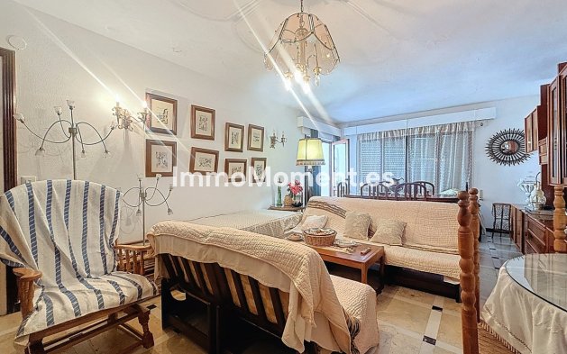 Resale - Apartment - Estepona - Estepona Centro