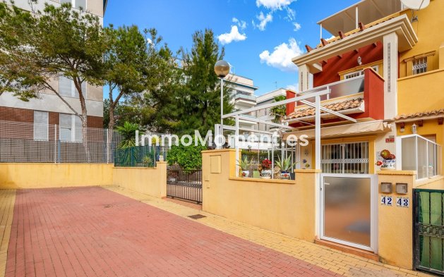 Resale - Townhouse - Orihuela - Villamartín