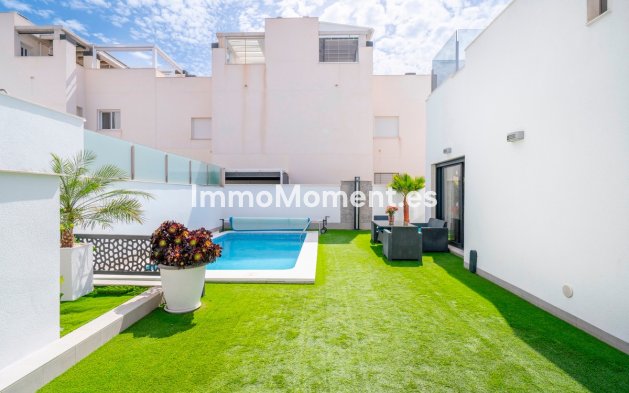 Wiederverkauf - Freistehende Villa - Torrevieja - Torrevieja Centro